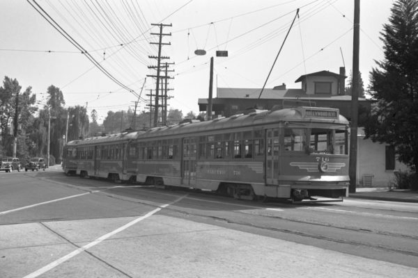 A three car Hollywood Blvd Line train including car 716, turns south onto Glendale Ave from Park Ave. Jeffrey J Moreau Collection.