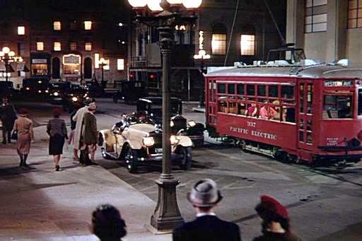 A Pacific Electric Birney, presumably 337, in a scene from "Signin' in the Rain".