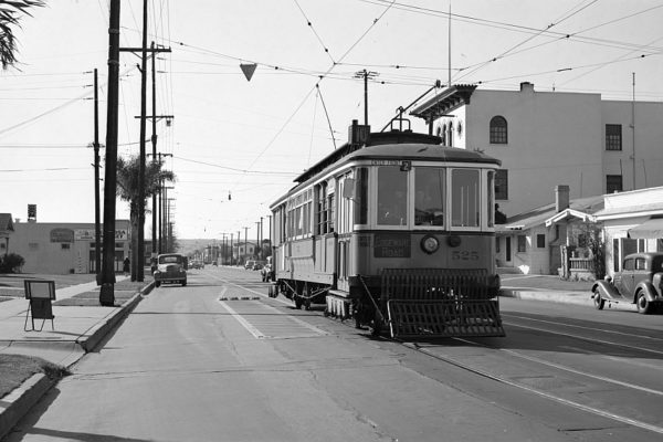 LARy 525 eastbound on the 10 Line on West Vernon Ave near Dalton Ave, circa 1942. Photographer James N Spencer, Jeffrey J Moreau Collection.