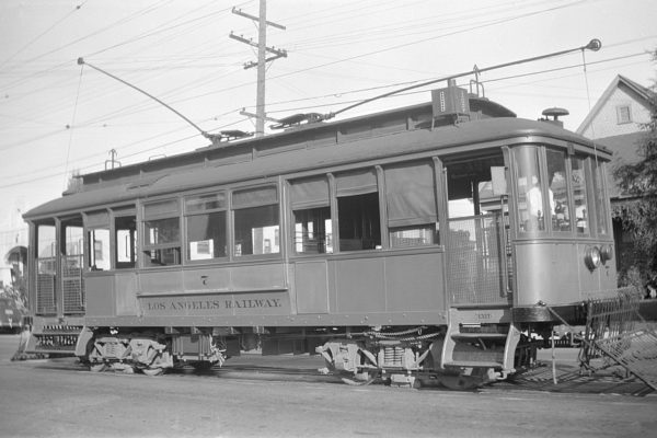 LARy 7 at the I Line terminus on Beverly Blvd at Bonnie Brae St, October 9, 1939. Photographer Frank Bradford, Craig Rasmussen Collection.