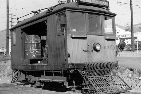 Lo Angeles Transit Lines 9310 at Division 3 Carhouse, January 18, 1947. SCRM Collection.