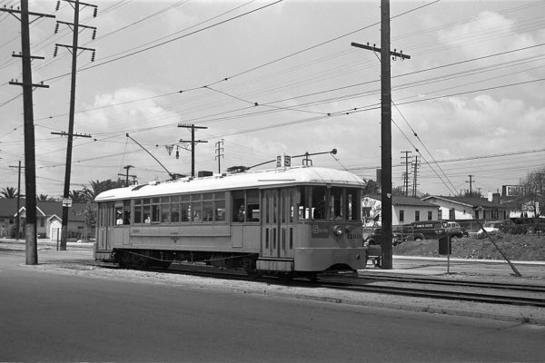 LATL 1160 on the 5 Line northbound at Eagle Rock Blvd at Ave 36. Stuart Liebman, Photo, Craig Rasmussen Collection.